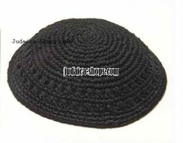 Thick Knitted Kippah – Black